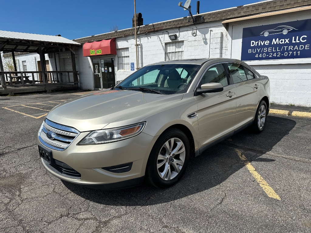 2010 Ford Taurus SEL photo