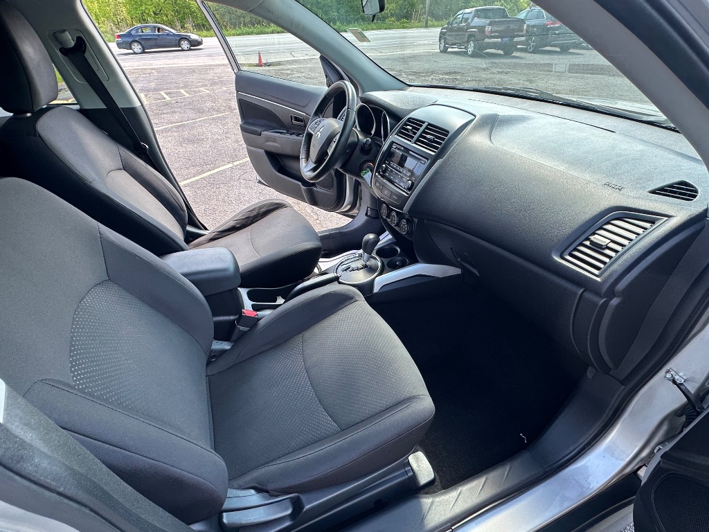 2014 Mitsubishi Outlander Sport ES photo