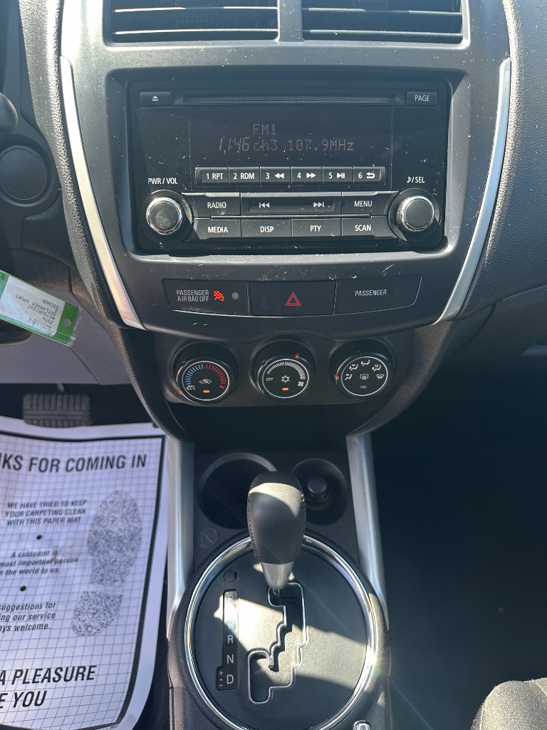 2014 Mitsubishi Outlander Sport ES photo