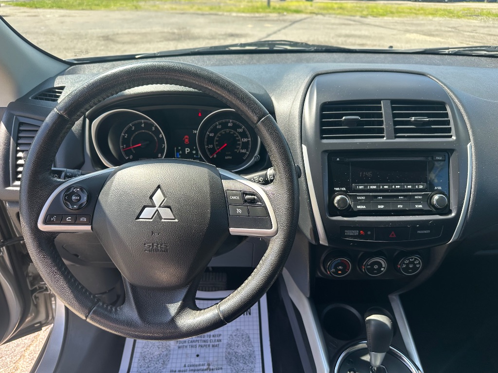 2014 Mitsubishi Outlander Sport ES photo