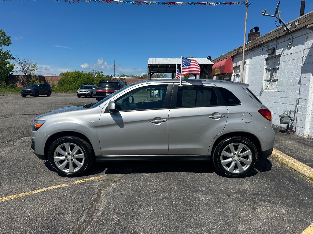 2014 Mitsubishi Outlander Sport ES photo