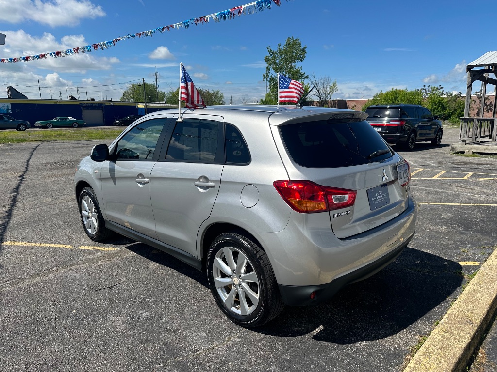 2014 Mitsubishi Outlander Sport ES photo