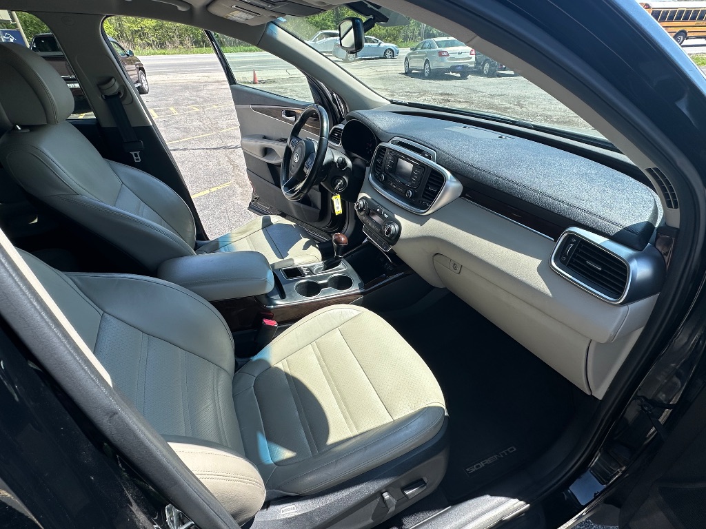 2016 Kia Sorento EX photo