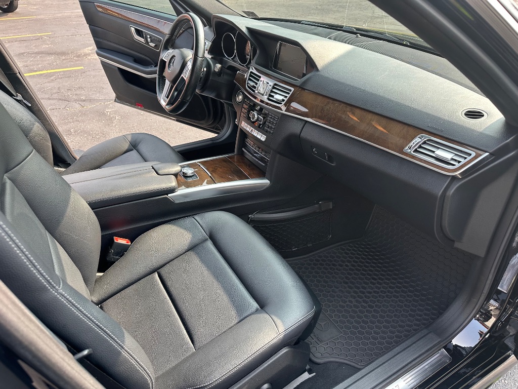 2015 Mercedes-Benz E Class - $15,275