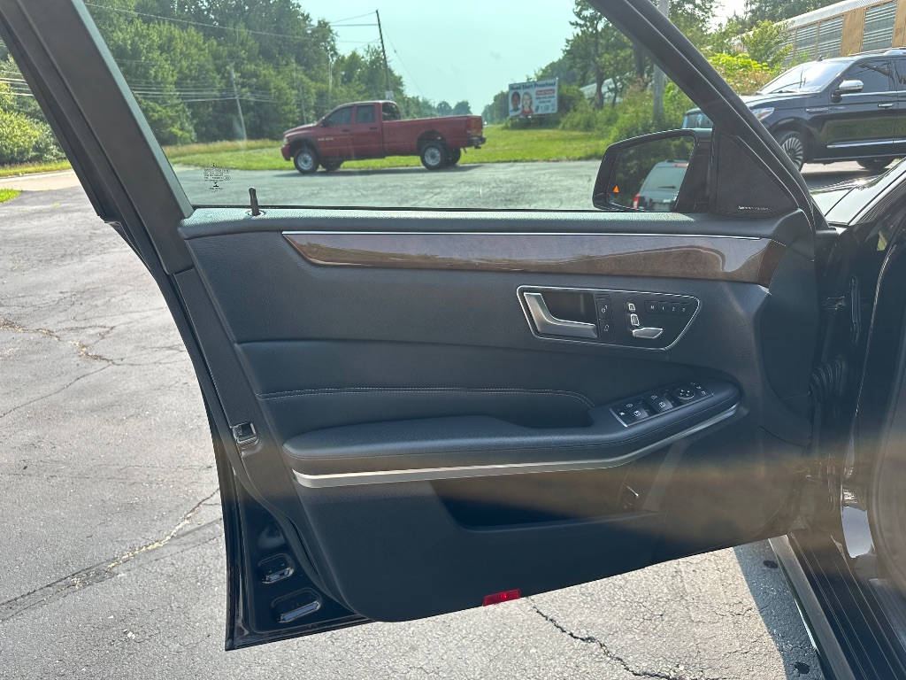 2015 Mercedes-Benz E Class - $15,275