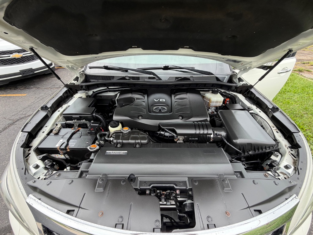 2017 INFINITI QX80 - $17,000