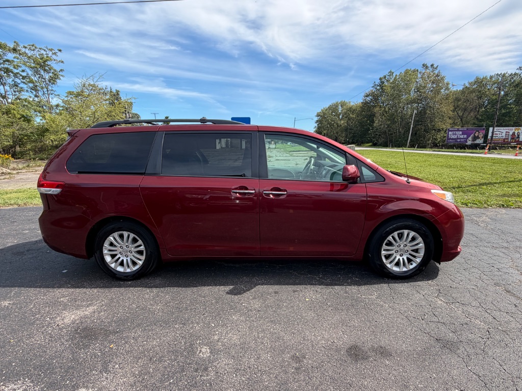 2013 Toyota Sienna - $12,700