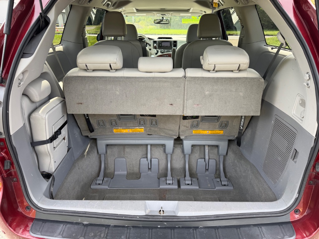 2013 Toyota Sienna - $12,700
