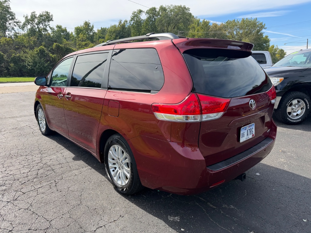 2013 Toyota Sienna - $12,700