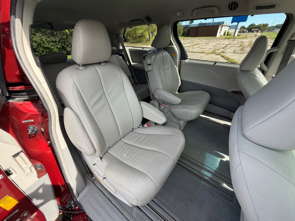 2013 Toyota Sienna - $12,700