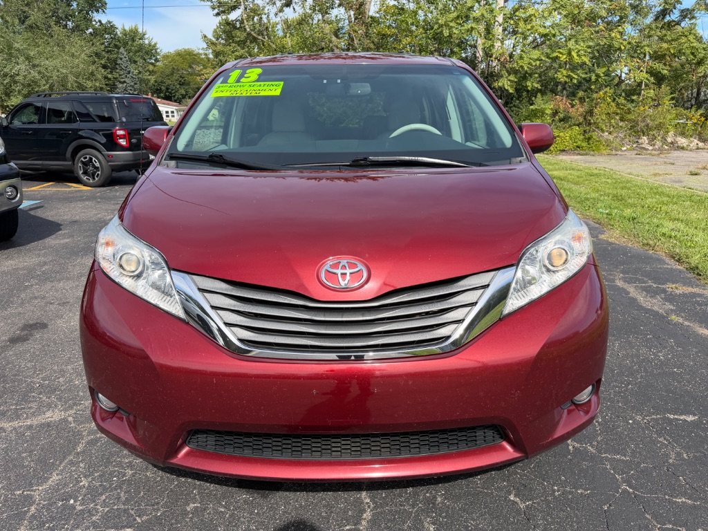 2013 Toyota Sienna - $12,700