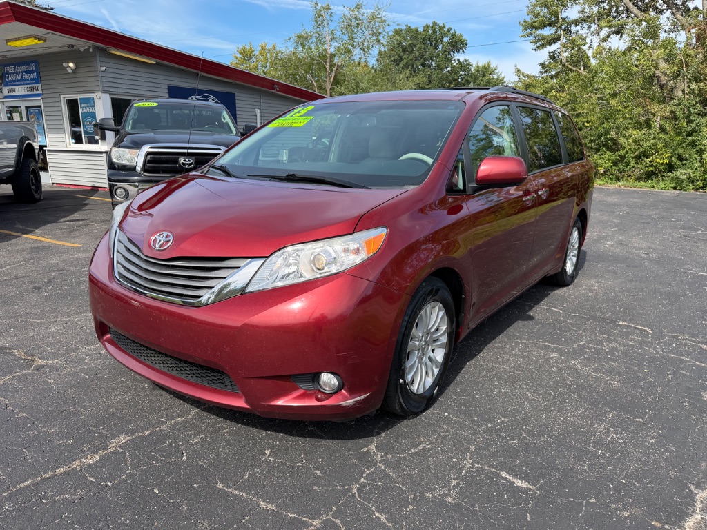 2013 Toyota Sienna - $12,700