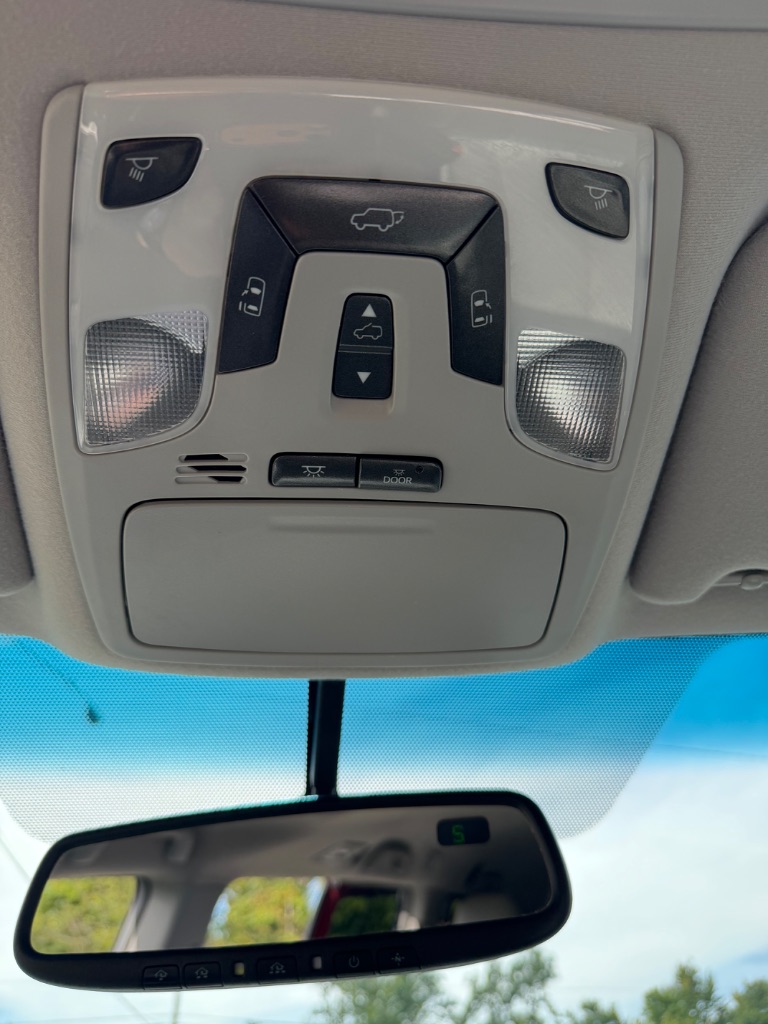 2013 Toyota Sienna - $12,700