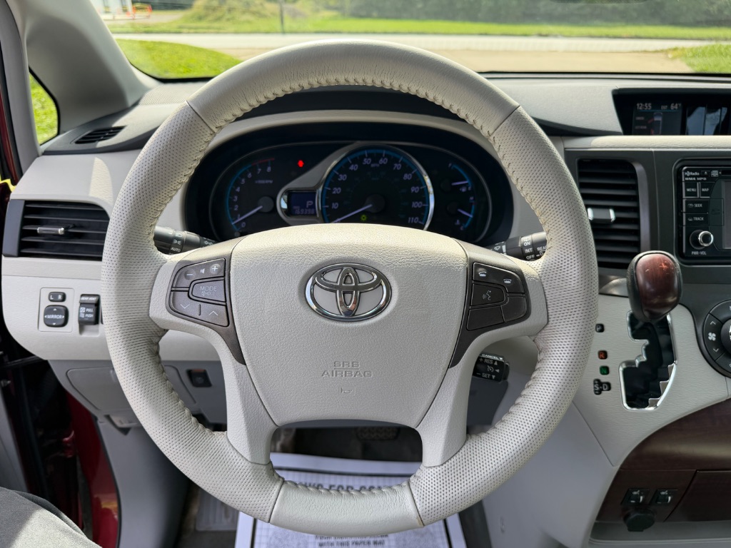 2013 Toyota Sienna - $12,700