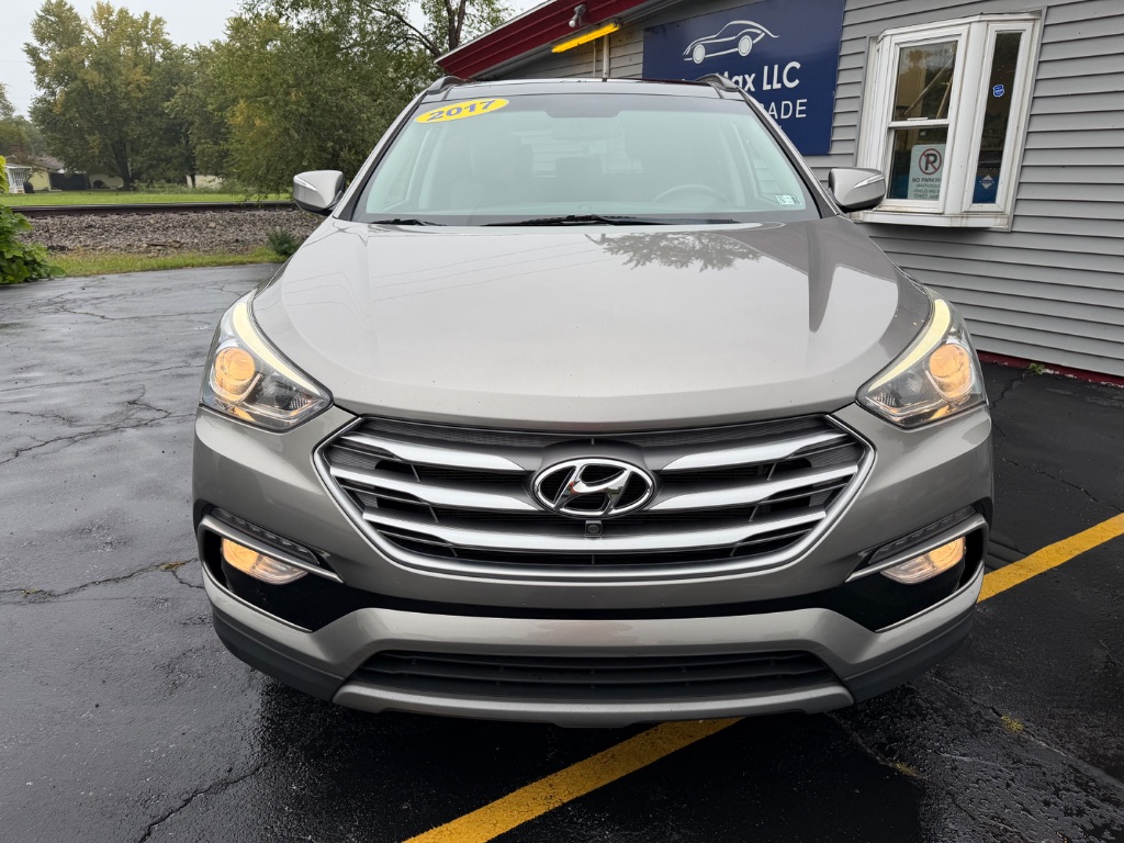 2017 Hyundai Santa Fe - $9,995