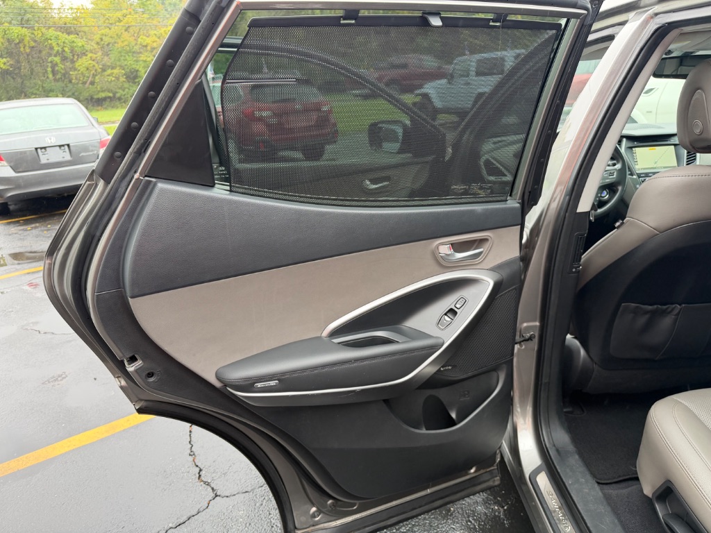 2017 Hyundai Santa Fe - $9,995