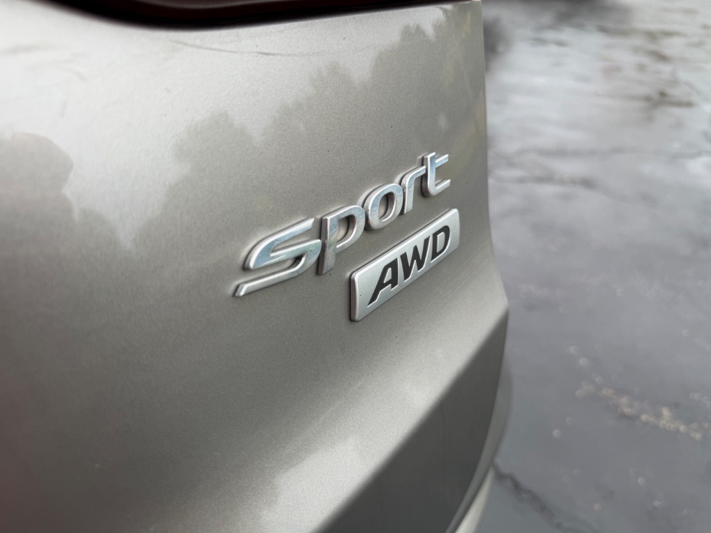 2017 Hyundai Santa Fe - $9,995