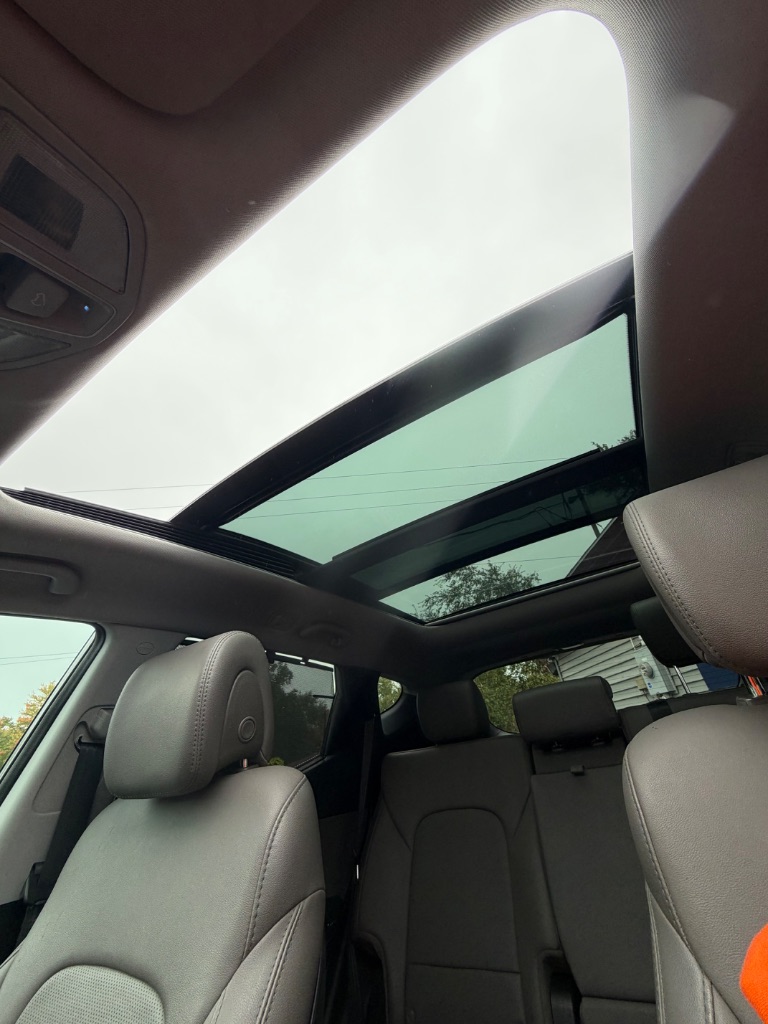 2017 Hyundai Santa Fe - $9,995