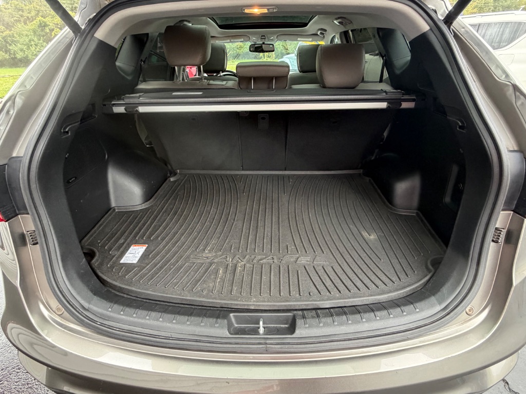 2017 Hyundai Santa Fe - $9,995