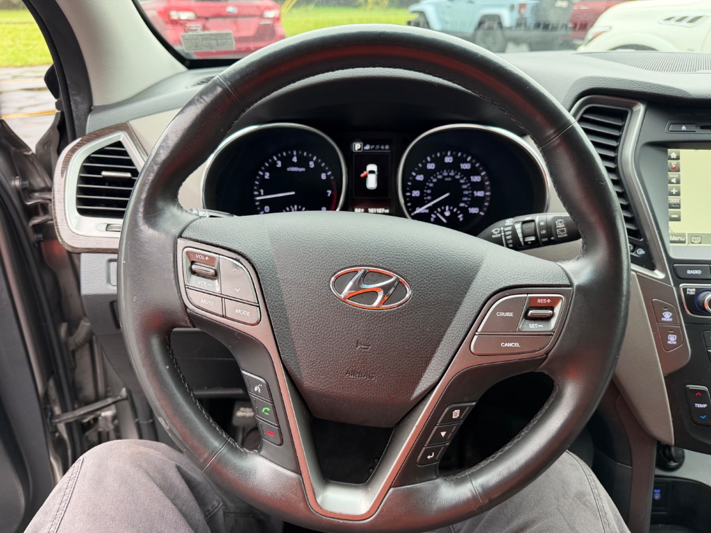 2017 Hyundai Santa Fe - $9,995