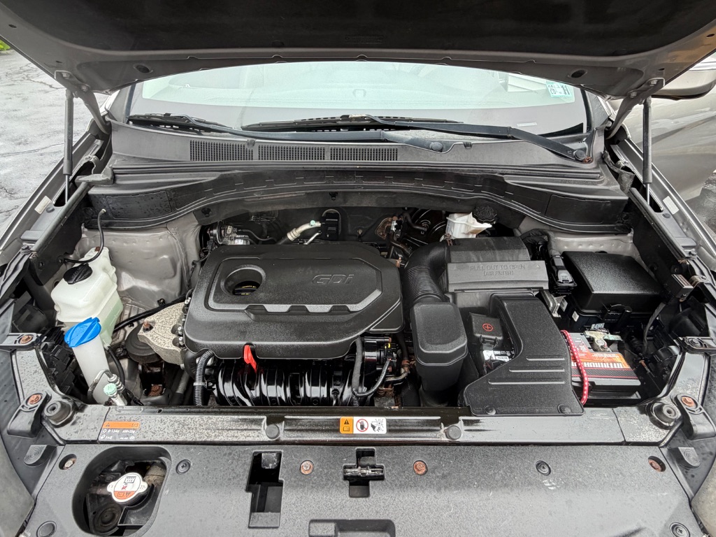 2017 Hyundai Santa Fe - $9,995