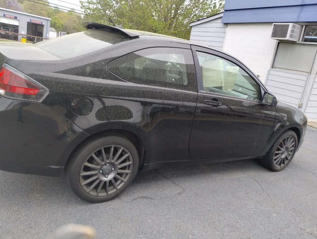 2010 Ford Focus SES photo
