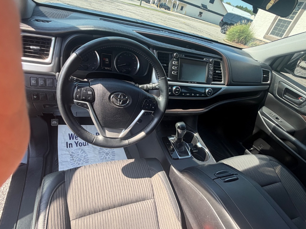 2019 Toyota Highlander - $21,995