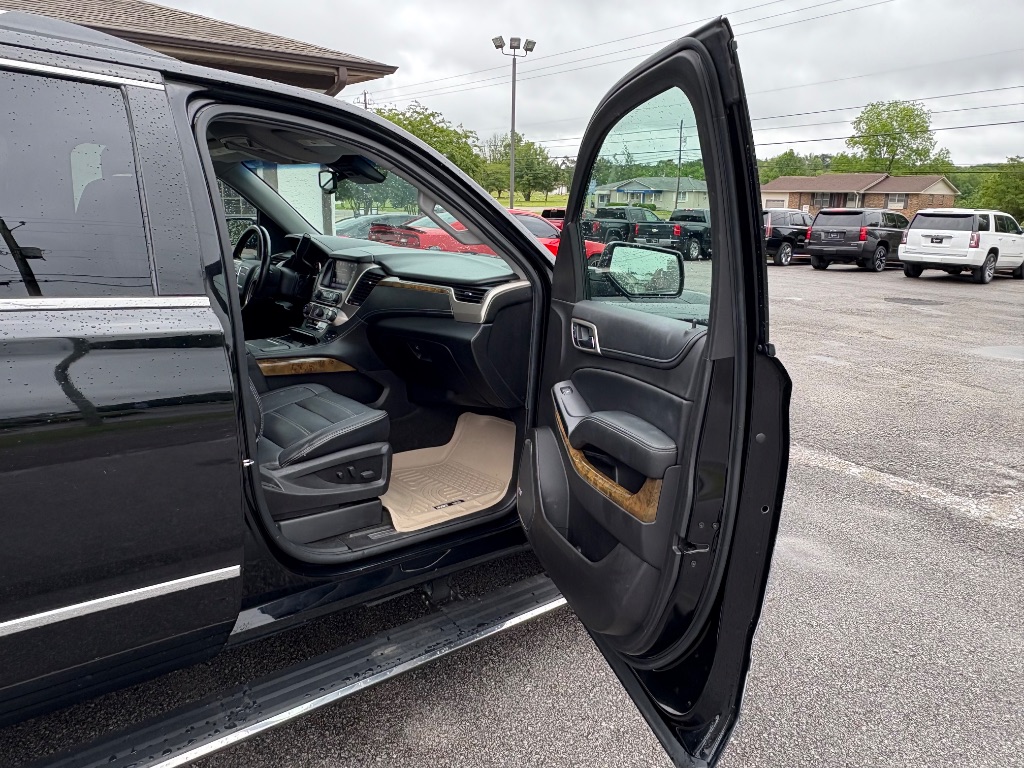 2016 GMC Yukon XL 1500 Denali photo