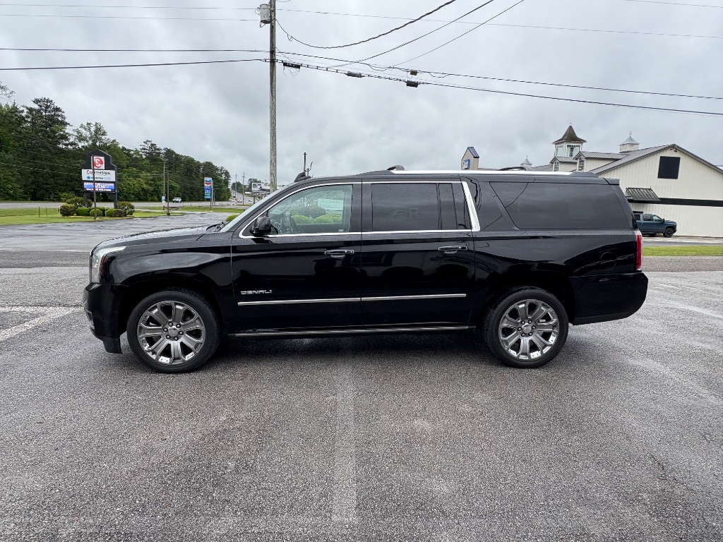 2016 GMC Yukon XL 1500 Denali photo