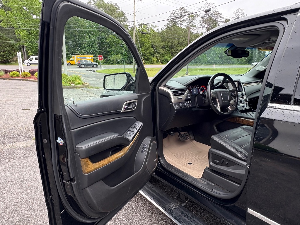 2016 GMC Yukon XL 1500 Denali photo