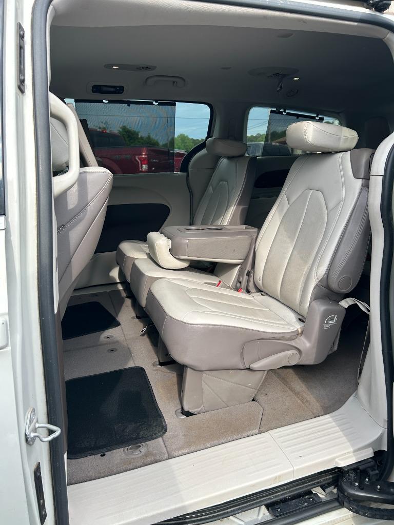 2017 Chrysler Pacifica Touring L Plus photo