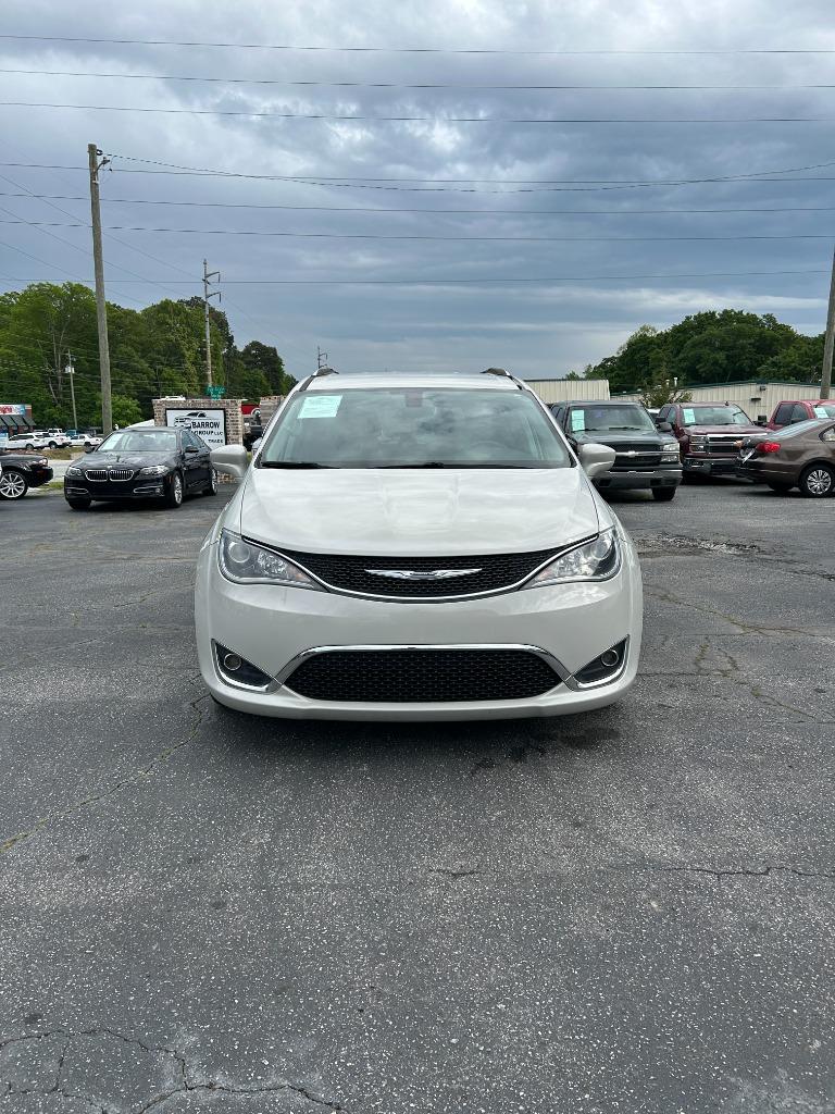 2017 Chrysler Pacifica Touring L Plus photo
