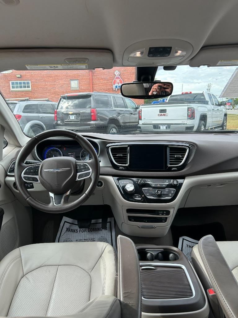 2017 Chrysler Pacifica Touring L Plus photo