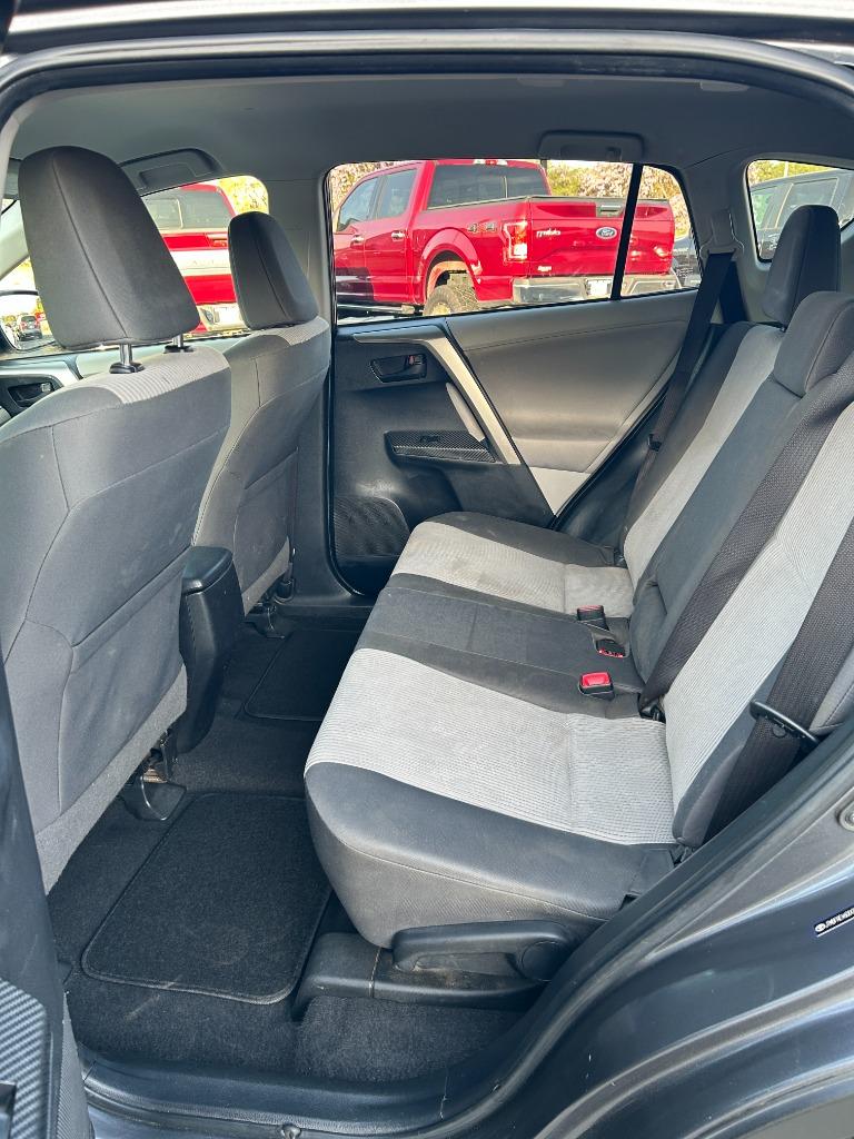2013 Toyota RAV4 LE photo