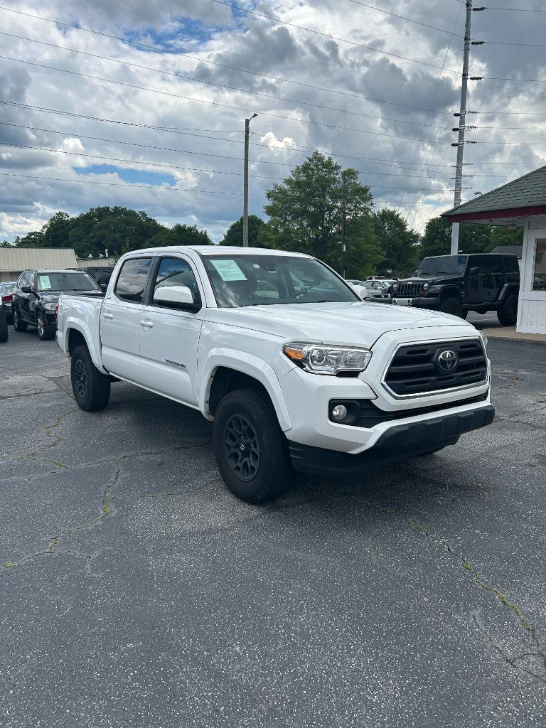2019 Toyota Tacoma SR5 photo