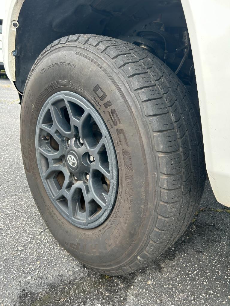 2019 Toyota Tacoma SR5 photo