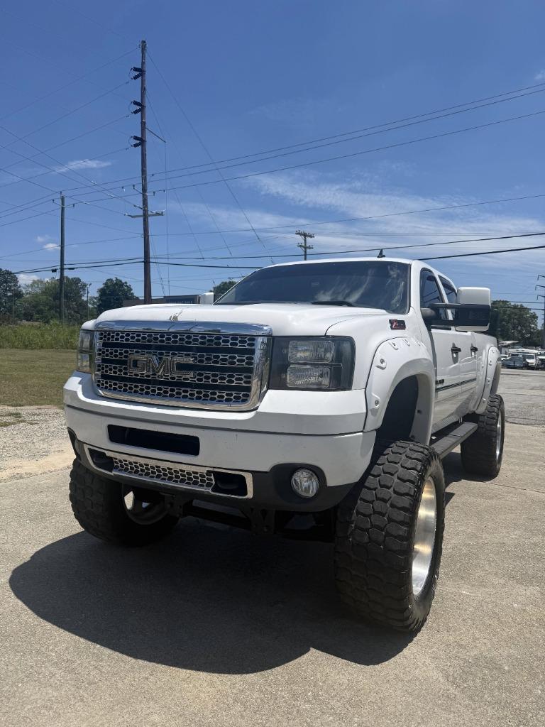 2013 GMC Sierra - $26,900