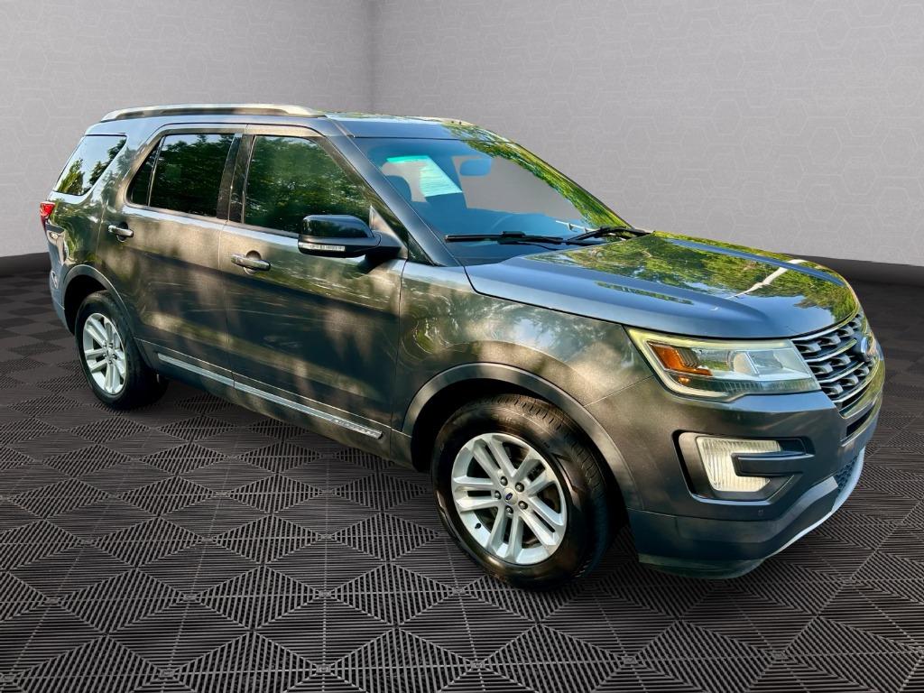 2017 Ford Explorer - $7,500
