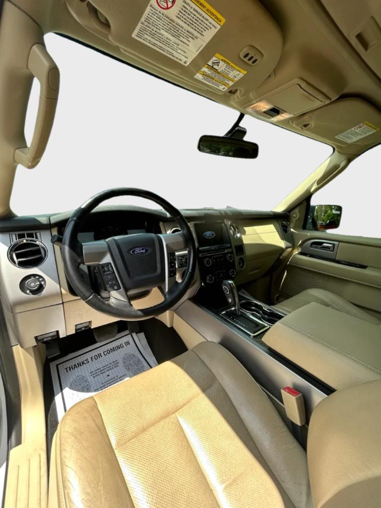 2017 Ford Expedition - $9,900