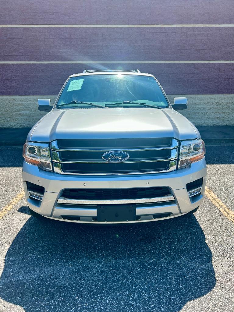 2017 Ford Expedition - $9,900