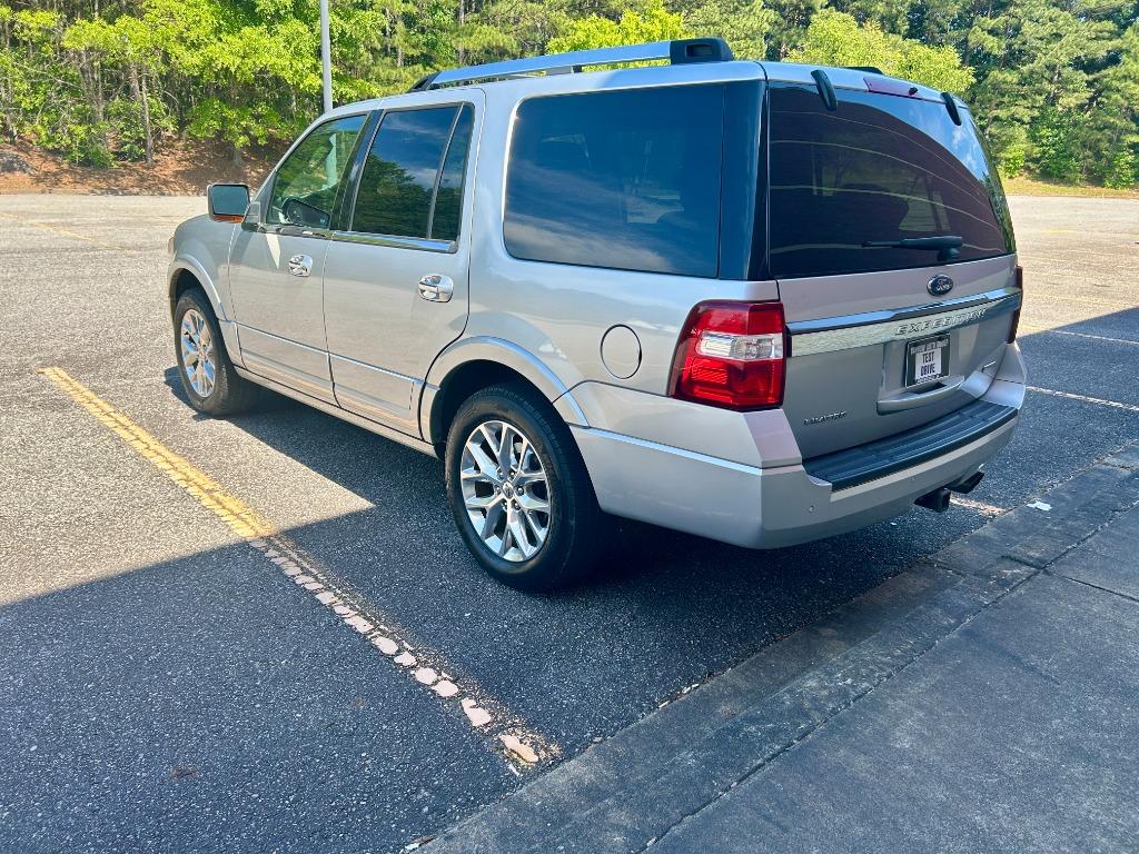 2017 Ford Expedition - $9,900