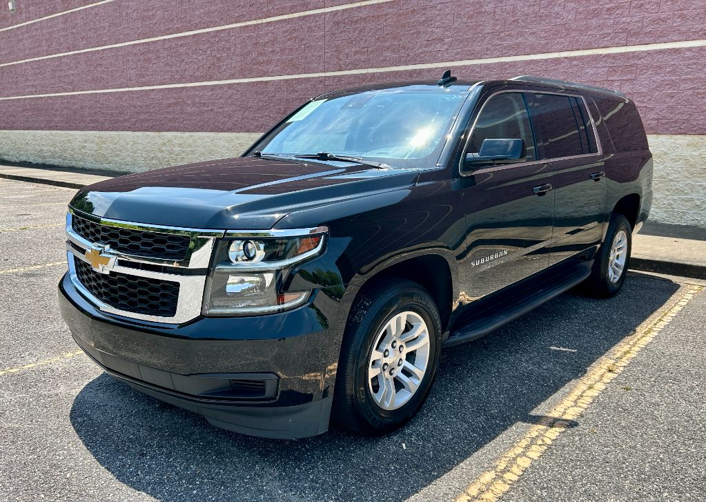 2017 Chevrolet Suburban - $14,500