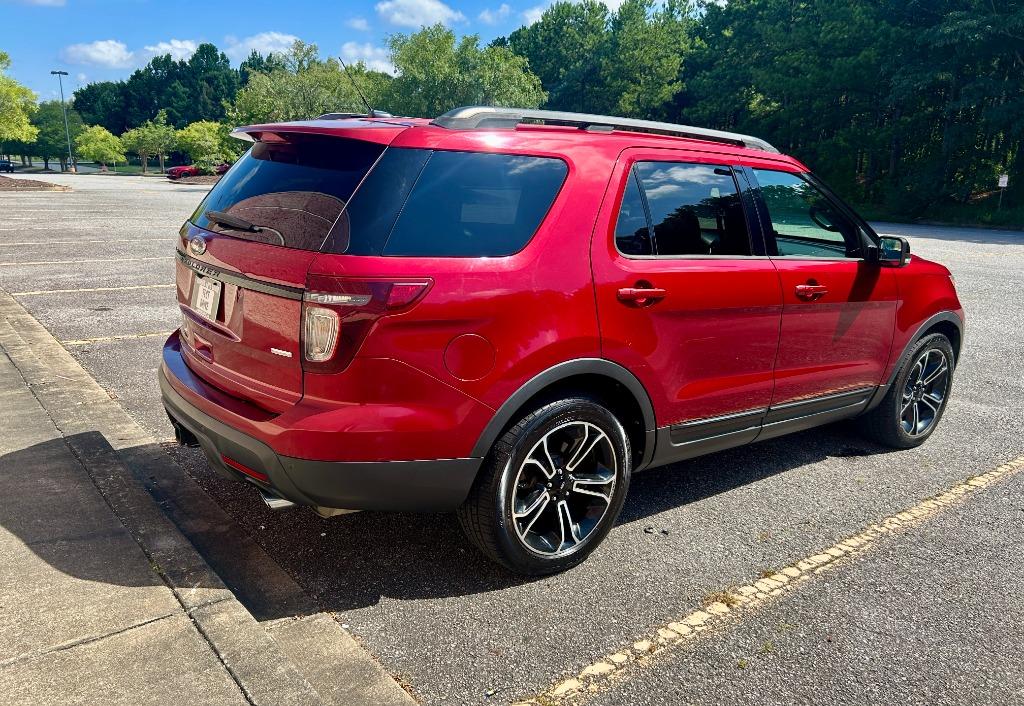 2015 Ford Explorer - $8,900