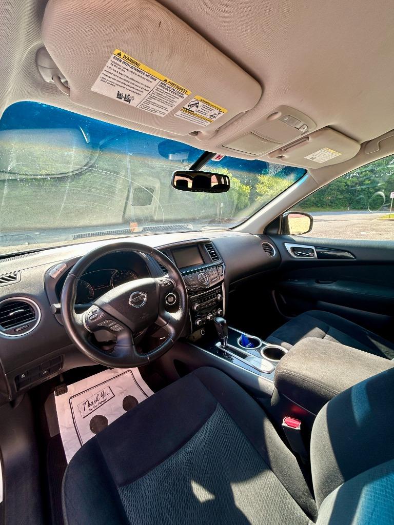 2016 Nissan Pathfinder - $6,900