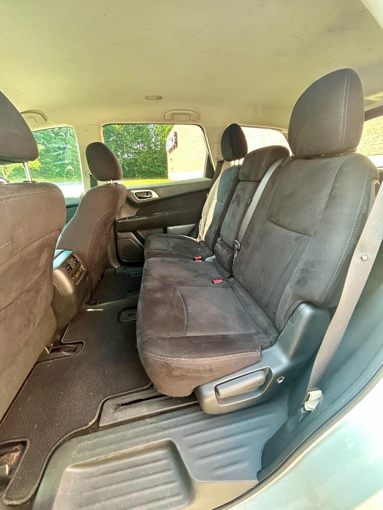 2016 Nissan Pathfinder - $6,900