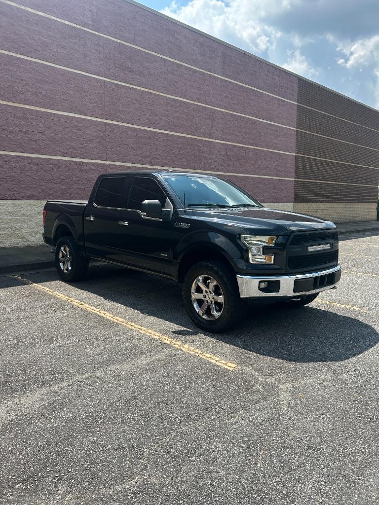 2015 Ford F150 - $16,500