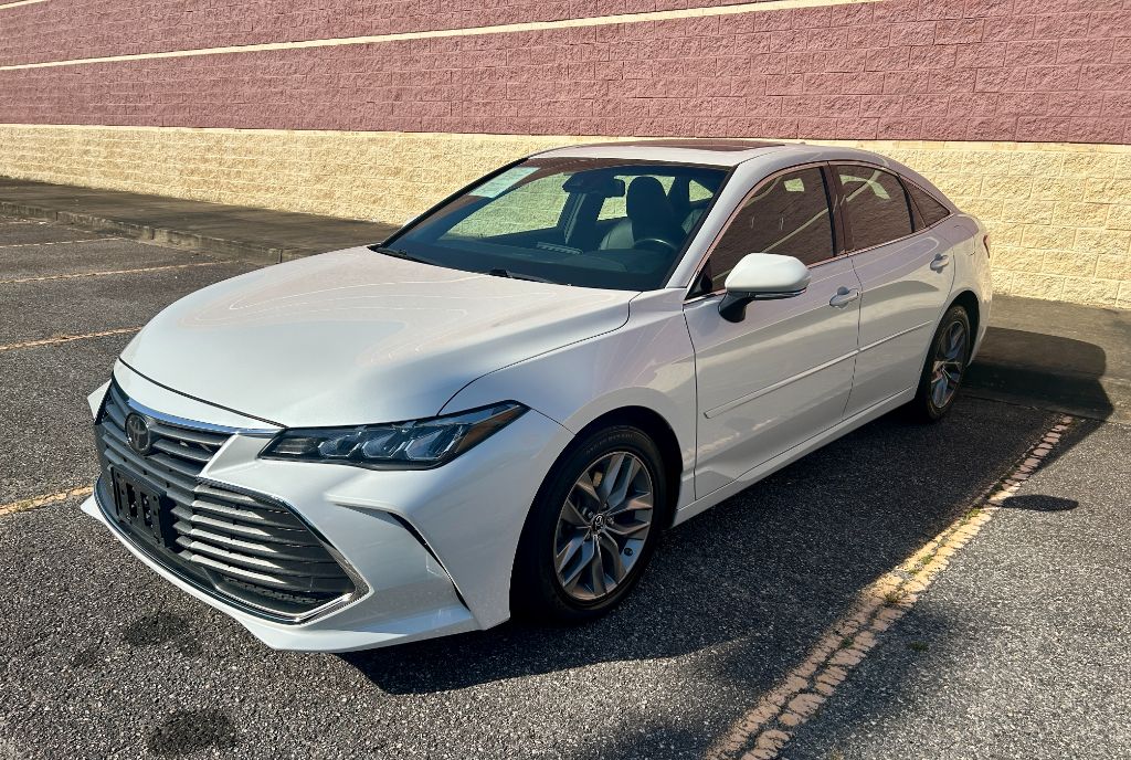 2019 Toyota Avalon - $19,500