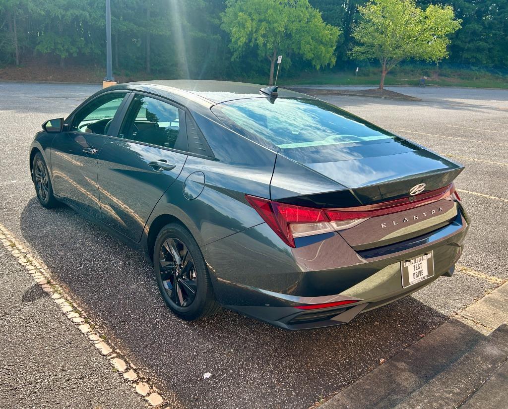 2021 Hyundai Elantra - $11,900