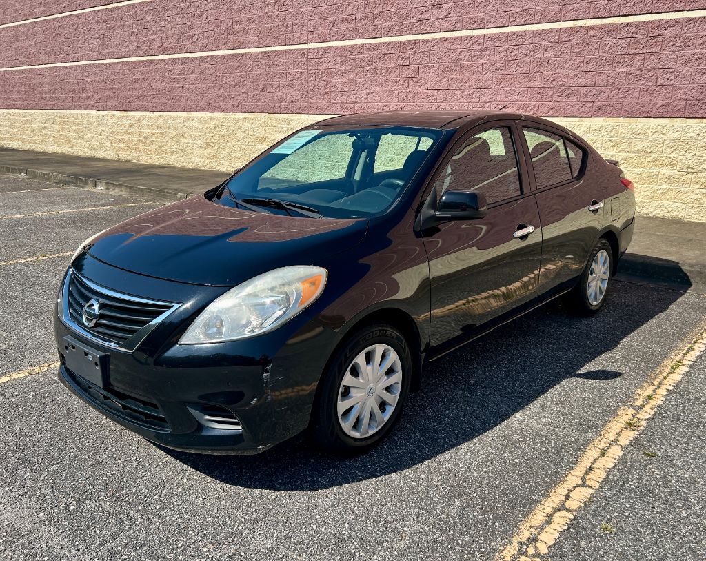 2013 Nissan Versa - $4,900