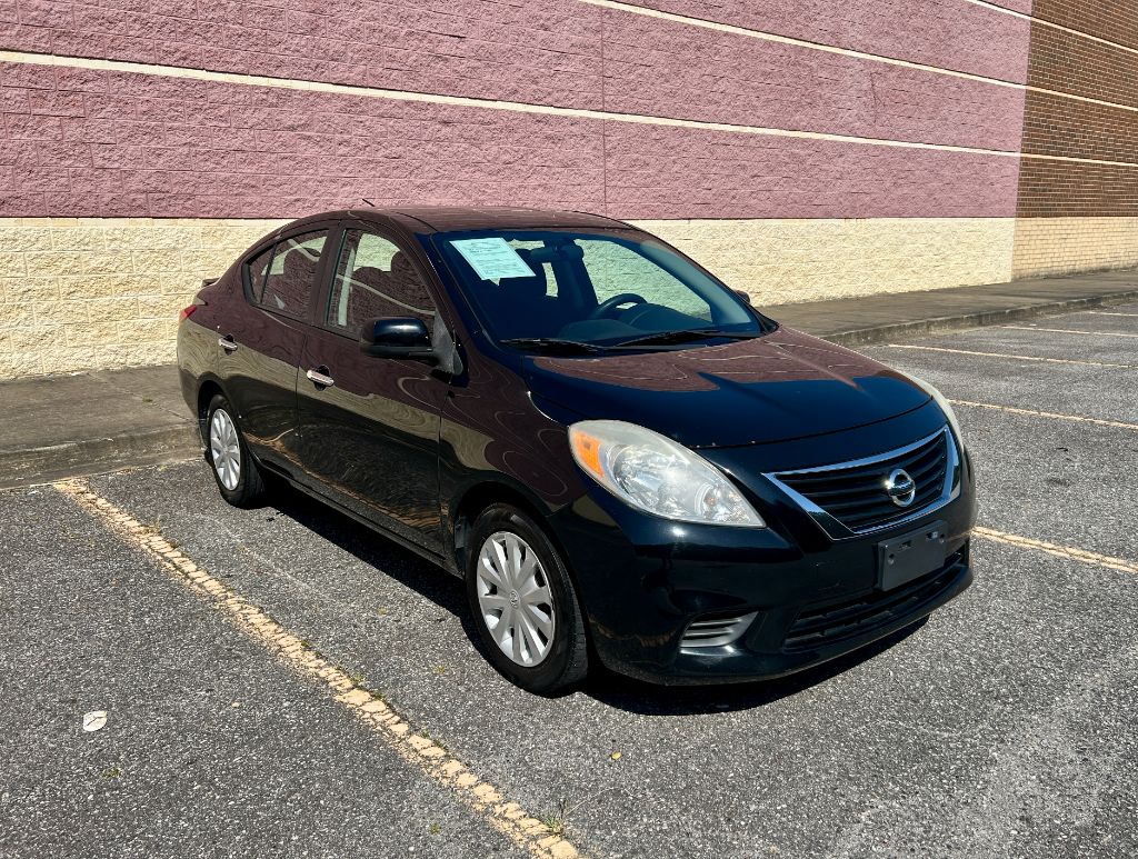 2013 Nissan Versa - $4,900